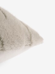 Tiger Cut Faux Fur Cushion - صورة 5 من 5