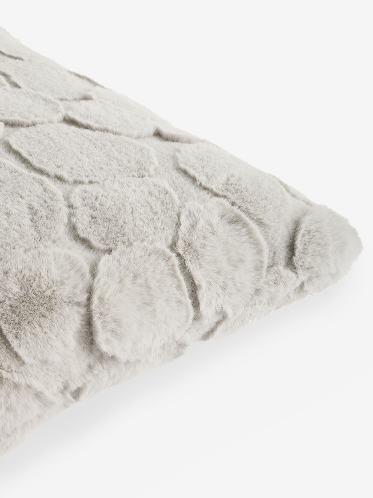Carved Pebble Cushion - صورة 5 من 5