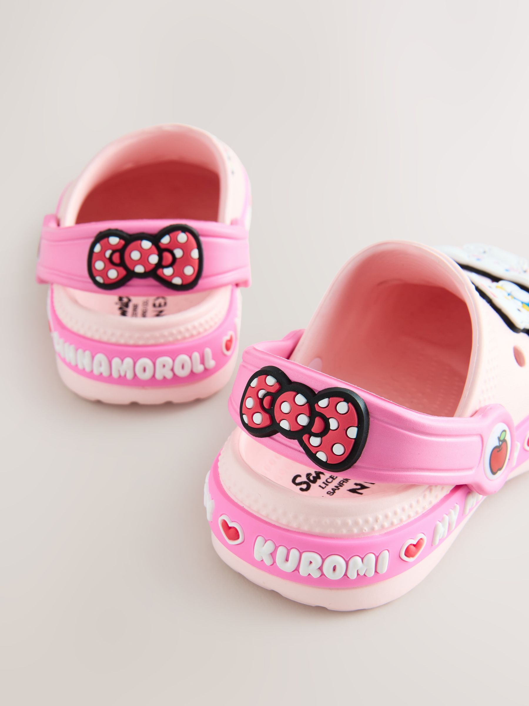 Next：日本 ピンク - Hello Kitty Sanrio クロッグサンダル from Next