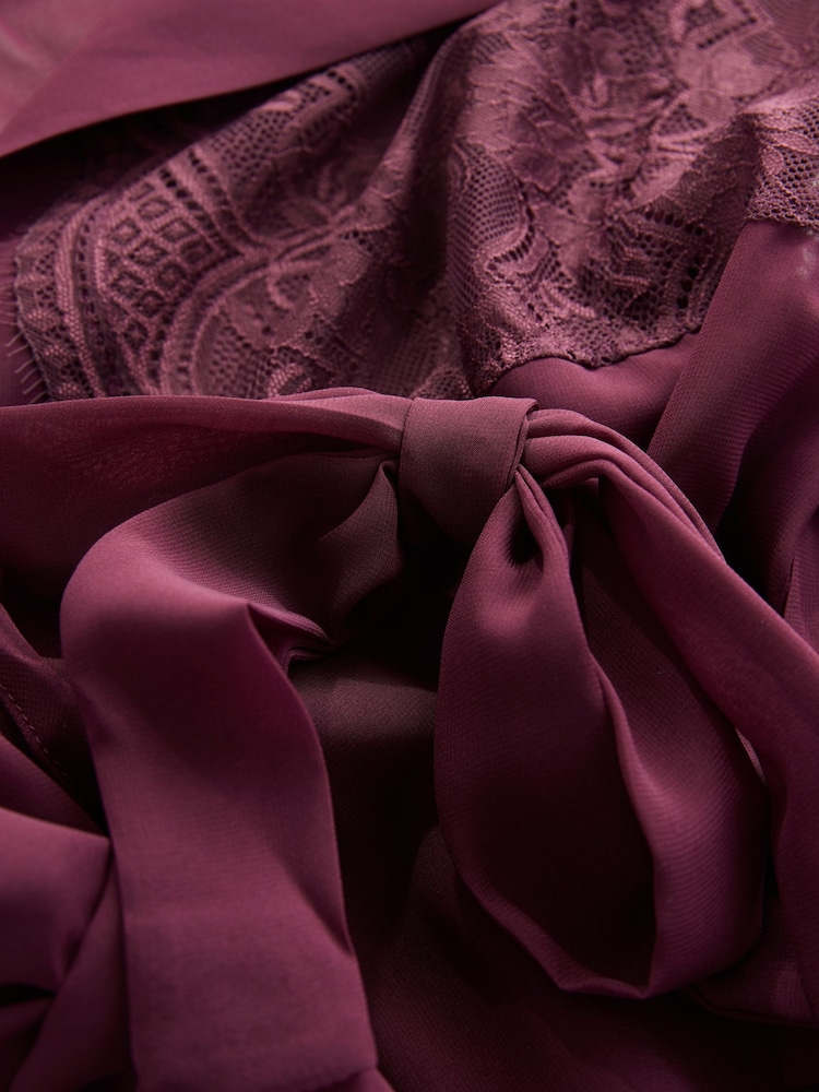 أرجواني داكن ـ روب شيفون دانتيل من B by Ted Baker - صورة 9 من 9 أرجواني داكن ـ روب شيفون دانتيل من B by Ted Baker - صورة 9 من 9