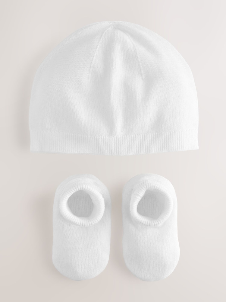 White Baby 100% Cottton Knitted Hat and Bootie 2 Piece Set (0-9mths) - Image 1 of 4
