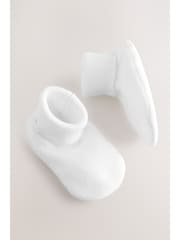 White Baby 100% Cottton Knitted Hat and Bootie 2 Piece Set (0-9mths) - Image 3 of 4
