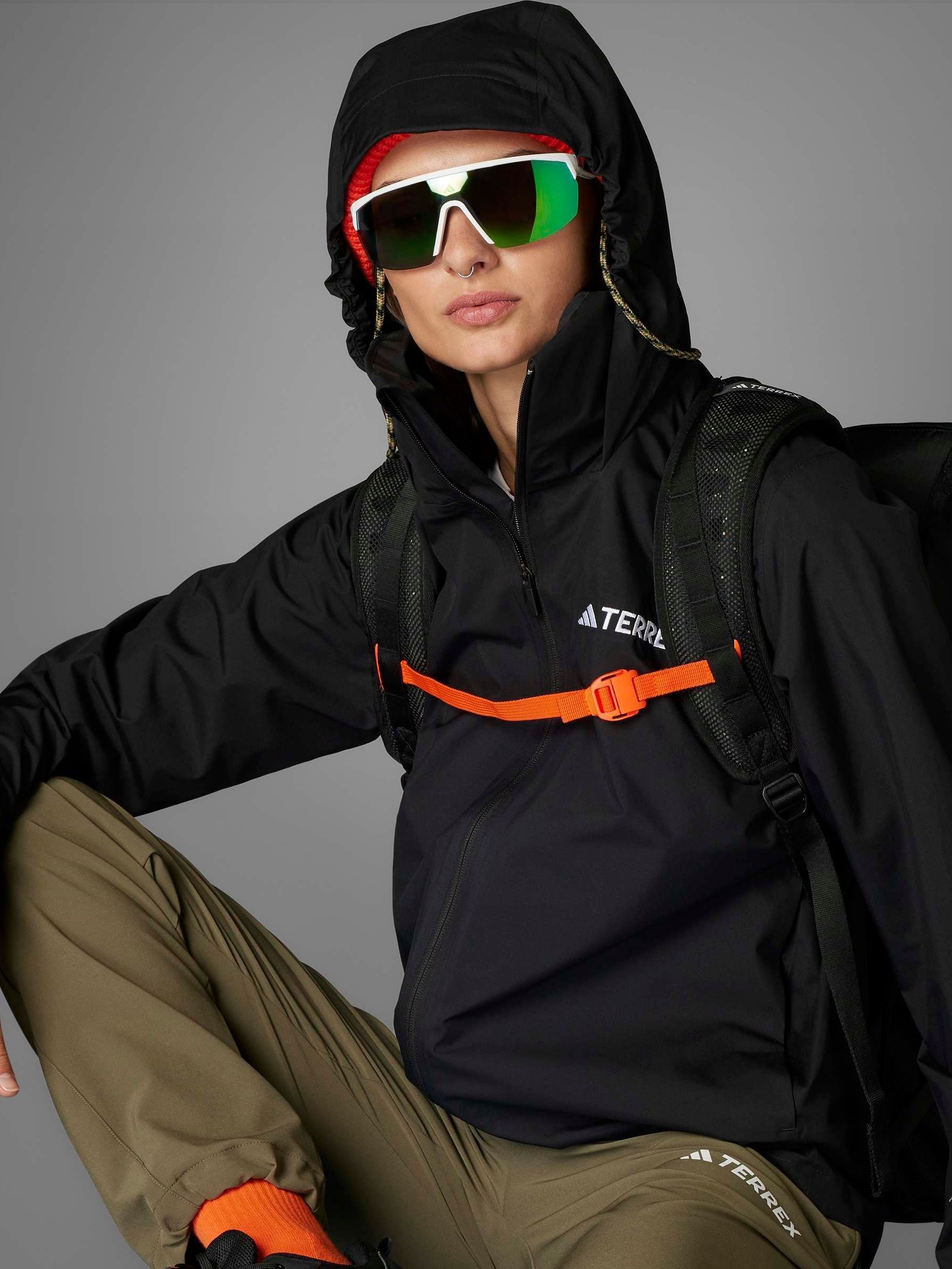 Next：日本 adidas マルチエッセンシャルズ 2L テクニカルレイン