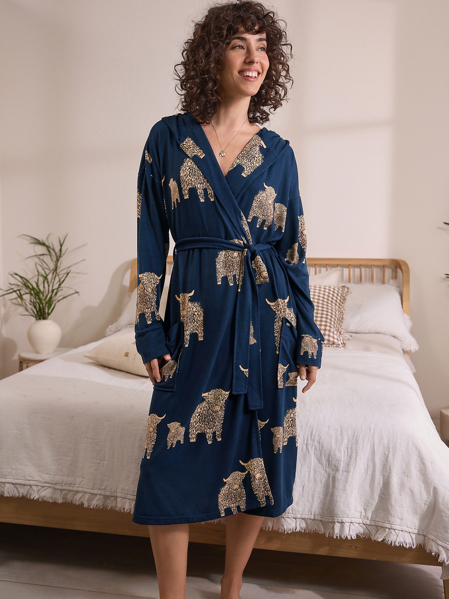 agawd  アガウドJacquard Dressing Gown新品タグ付き Dark Ivy Lame Satin Jacquard Gown With Square Neckline - Adrianna