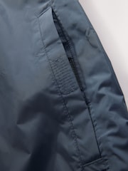 Azul marino - Chaqueta ligera con diseño plegable e impermeable con capucha - Imagen 10 de 11