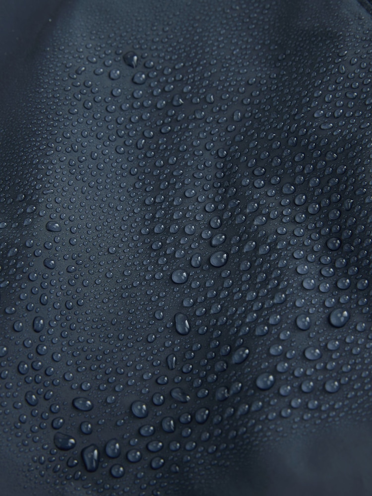 Azul marino - Chaqueta ligera con diseño plegable e impermeable con capucha - Imagen 11 de 11