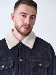 črna - Corduroy (sintetična tkanina) borg Lined Trucker jakna; suknjič - Slika 5 iz 12