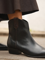 Black Snake Embossed Leather - Forever Comfort® Vintage Style Western Ankle Boots - Imagen 5 de 5