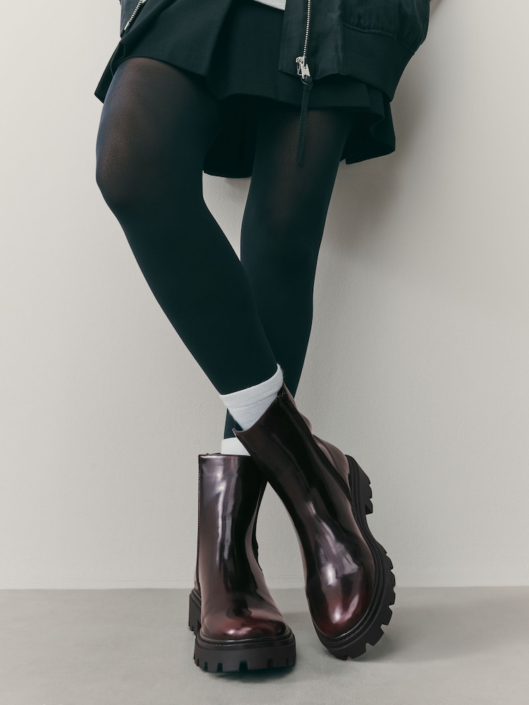 أحمر عنابي - Forever Comfort® Cleated Sole Chelsea Ankle Boots - صورة 1 من 10 أحمر عنابي - Forever Comfort® Cleated Sole Chelsea Ankle Boots - صورة 1 من 10