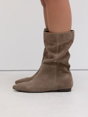 Ante marrón visón - Forever Comfort® Whipstitch Pull-On Midi Boots - Imagen 3 de 10