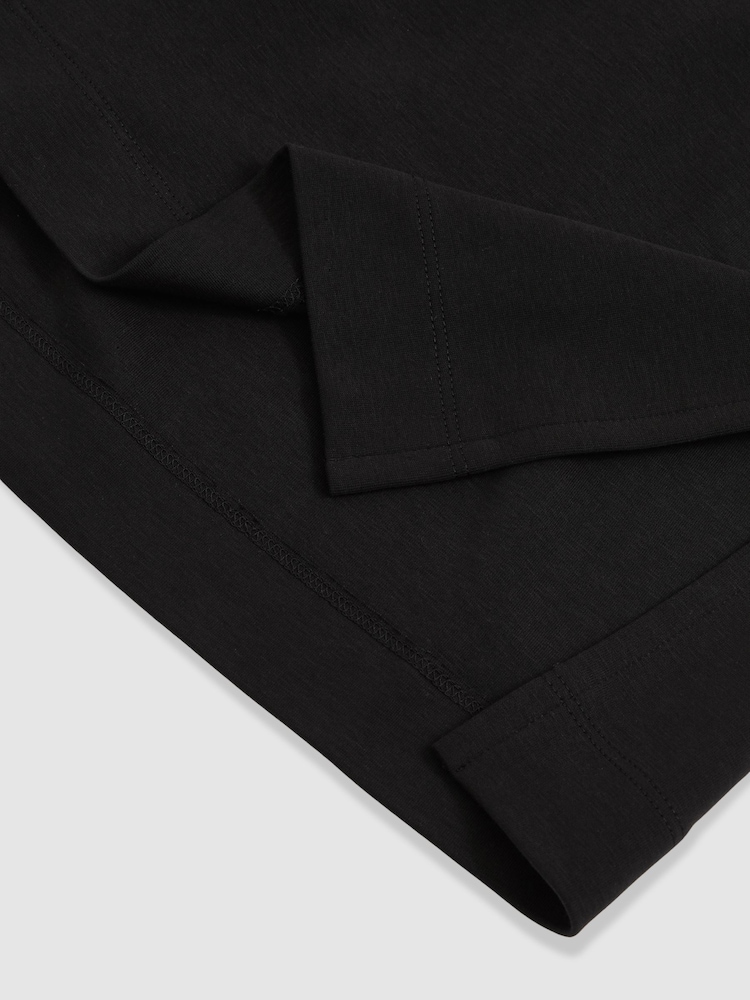 Negro - Reiss Annabel Stretch-Cotton Oversized V-Neck T-Shirt - Imagen 6 de 6