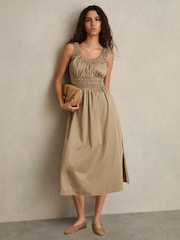 Khaki - Reiss – Anouk – Midikleid aus geraffter Baumwolle mit Nahtdetails - Bild 1 von 6