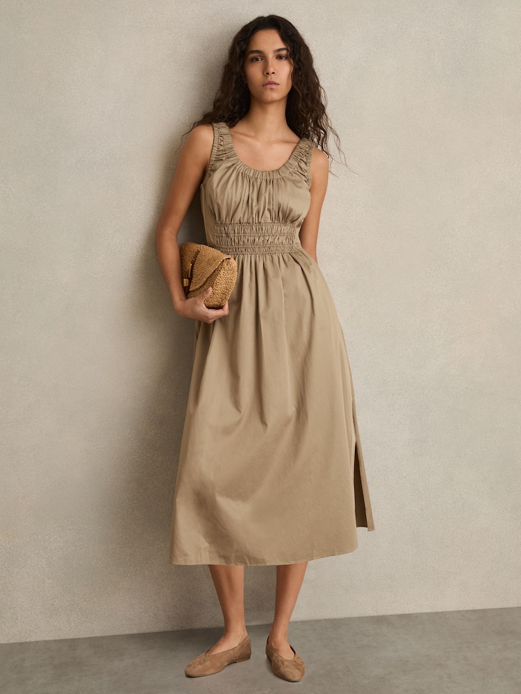 Khaki - Reiss – Anouk – Midikleid aus geraffter Baumwolle mit Nahtdetails - Bild 1 von 6 Khaki - Reiss – Anouk – Midikleid aus geraffter Baumwolle mit Nahtdetails - Bild 1 von 6