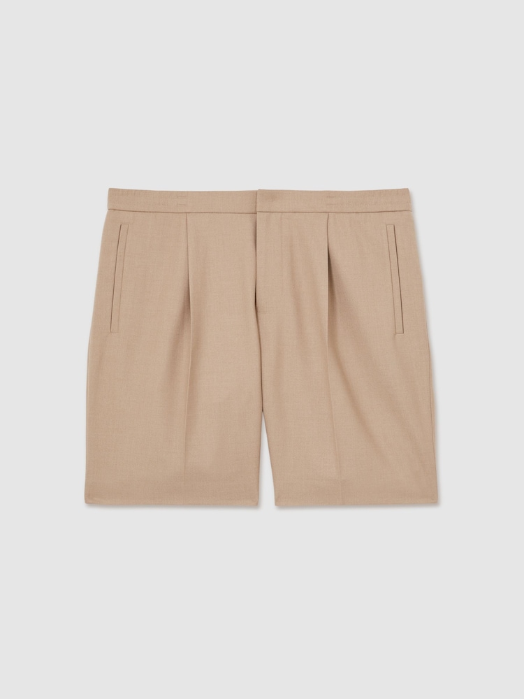 Camello suave - Pantalones cortos holgados con cordón ajustable Sussex de Reiss - Imagen 2 de 6