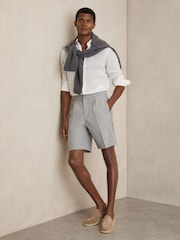 Gris suave - Pantalones cortos holgados con cordón ajustable Sussex de Reiss - Imagen 1 de 6