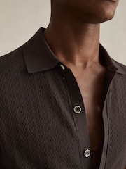 Коричнево-шоколадный - Reiss Thames Textured Knit Button-Through Shirt - Изображение 4 из 6