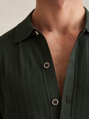 Темно-зеленый - Reiss Thames Textured Knit Button-Through Shirt - Изображение 4 из 6