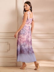 Love & Roses Scenic Printed Tie Shoulder Midaxi Dress - Imagen 3 de 5