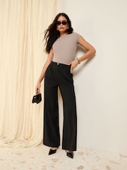 Schwarz - Friends Like These Pleated Palazzo Tailored Trousers - Bild 1 von 4