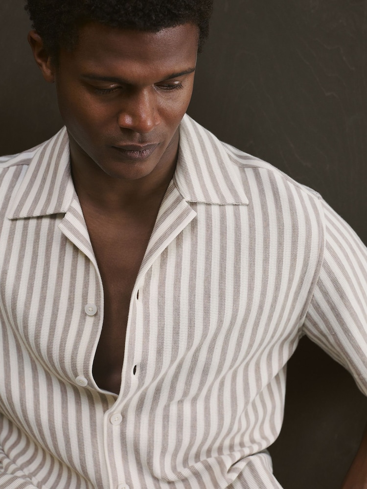 Stein/Weiß - Reiss Trig Textured Stripe Cuban-Collar Shirt - Bild 1 von 7