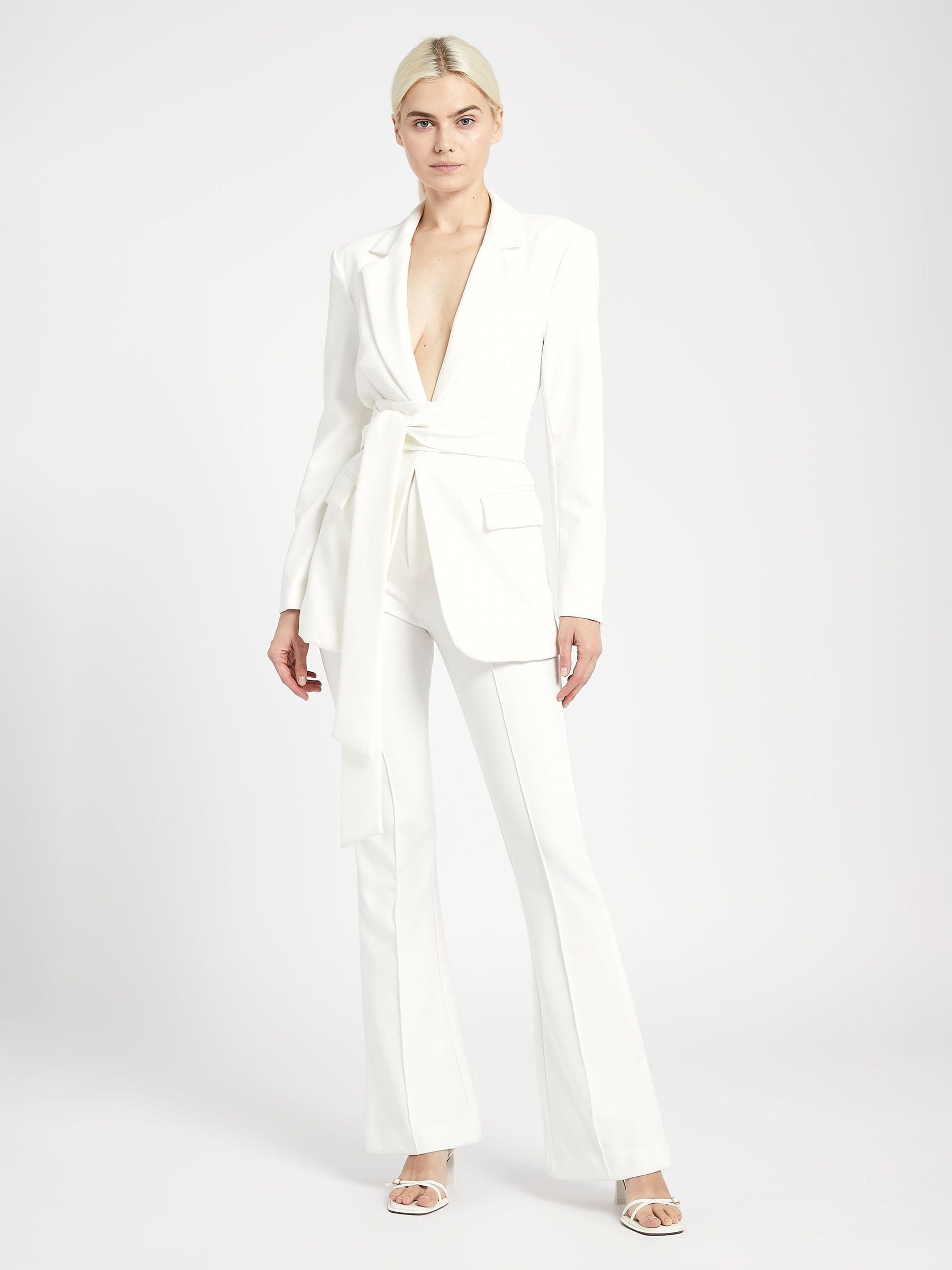 超歓迎された Buy Because Of Alice White Classic Blazer With Belt from Clothing
