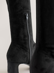 Negro - Forever Comfort® Chisel Toe Knee Sock Boots - Imagen 3 de 5