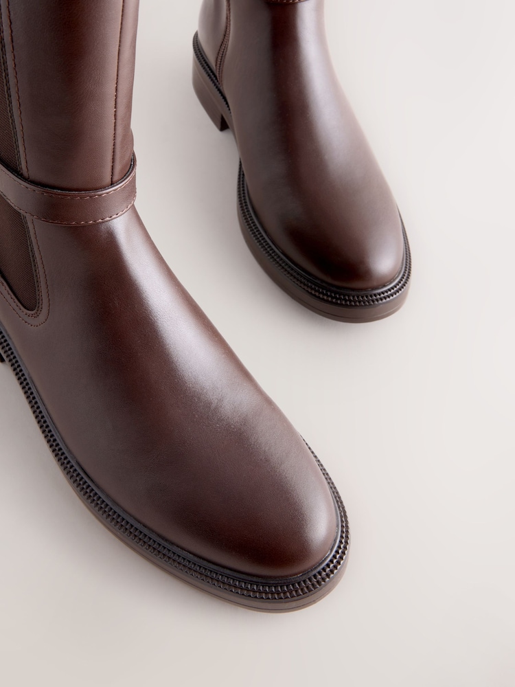 Chocolate marrom - Forever Comfort® Round Toe Buckle Detail Knee High Boots - Imagem 5 de 5