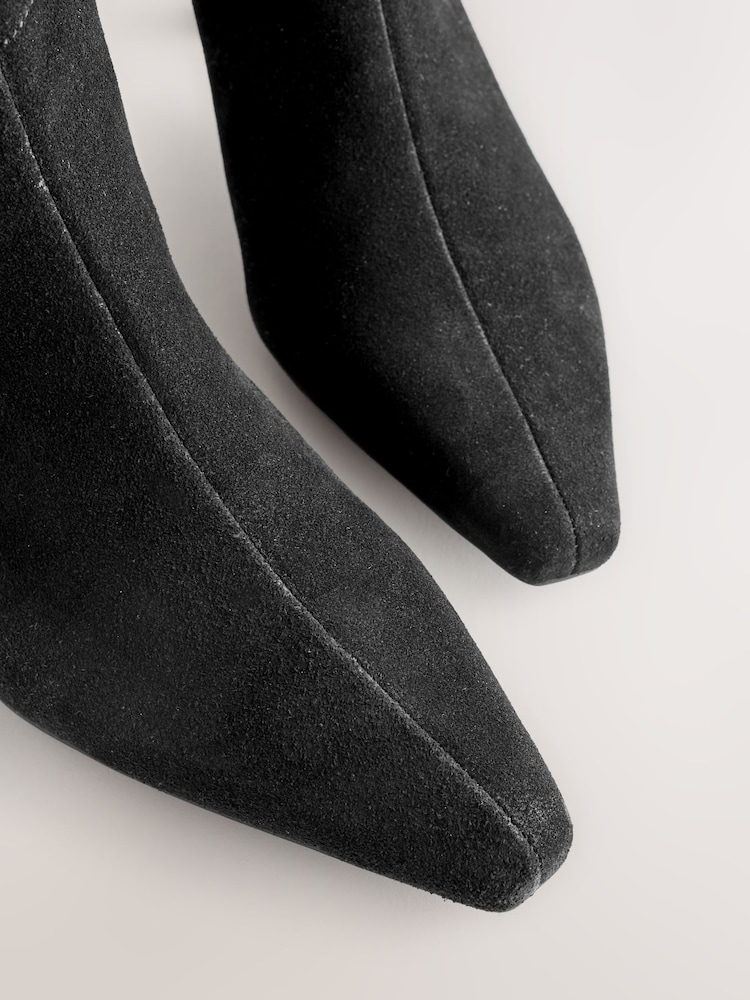 أسود سويد - Forever Comfort® Knee High Chisel Toe Heeled Boots - صورة 5 من 5 أسود سويد - Forever Comfort® Knee High Chisel Toe Heeled Boots - صورة 5 من 5