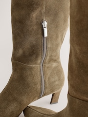 أخضر كاكي سويد - Forever Comfort® Knee High Chisel Toe Heeled Boots - صورة 8 من 9