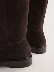 Camurça marrom chocolate - Botas de couro Forever Comfort® bico redondo e cano alto grosso - Imagem 10 de 11