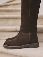 Camurça marrom chocolate - Botas de couro Forever Comfort® bico redondo e cano alto grosso - Imagem 6 de 11