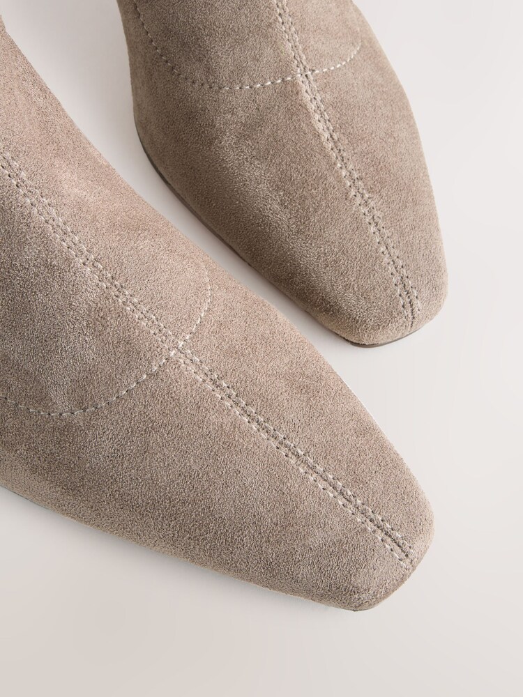 Nevtralna taupe - Škornji s široko peto Forever Comfort® Chisel Toe - Slika 5 iz 5 Nevtralna taupe - Škornji s široko peto Forever Comfort® Chisel Toe - Slika 5 iz 5