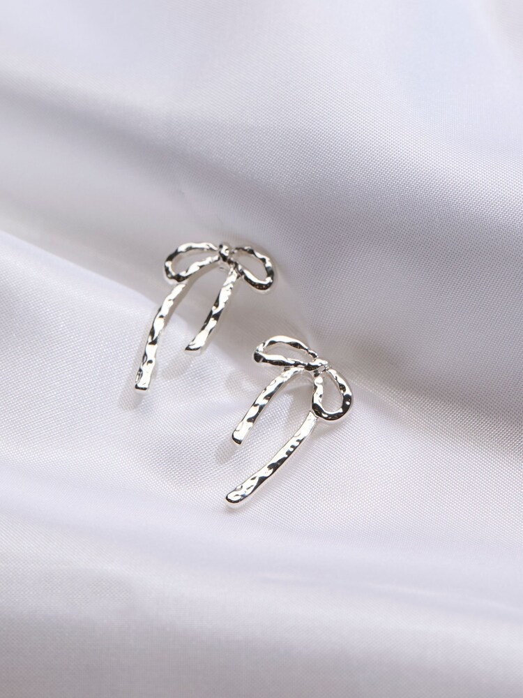 FatFace Silver Tone Hammered Bow Earrings - Image 2 of 2 FatFace Silver Tone Hammered Bow Earrings - Image 2 of 2
