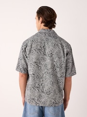 Black/White Paisley Jacquard Printed Short Sleeve Shirt - Image 3 of 7