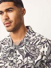 Monochrome Floral Printed Short Sleeve Shirt - Image 5 of 8