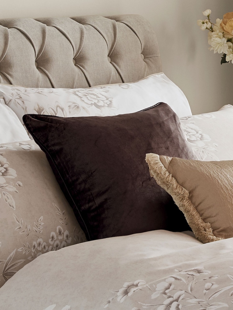 وسادة Nigella من Laura Ashley  - صورة 1 من 3