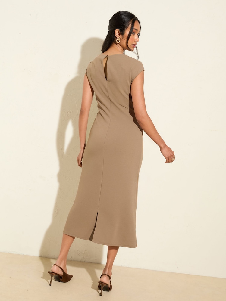 Braun - Friends Like These Tailored Jersey Twist Front Hardware Midi Dress - Bild 4 von 4