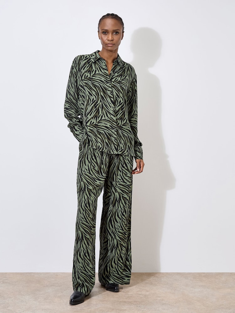 Apricot Green Zebra Printed High Low Shirt - Image 2 of 4