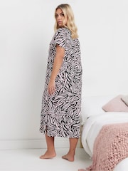 Yours Curve Pink Halo Zebra Print Midaxi Sleep T-Shirts 2 Pack - Image 4 of 8