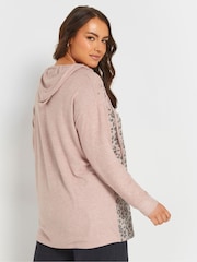 وردي - Yours Curve Leopard Print Studded Hoodie - صورة 2 من 5