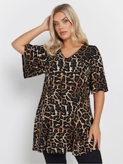 Yours Curve Top com estampa de leopardo e pregas na frente - Imagem 1 de 5
