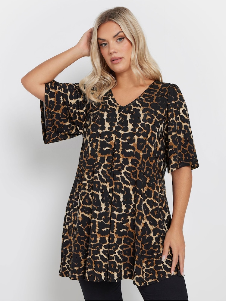 Yours Curve Top com estampa de leopardo e pregas na frente - Imagem 1 de 5
