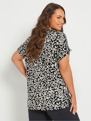 Yours Curve Black Leopard Print Eyelet Detail Top - Image 3 of 5