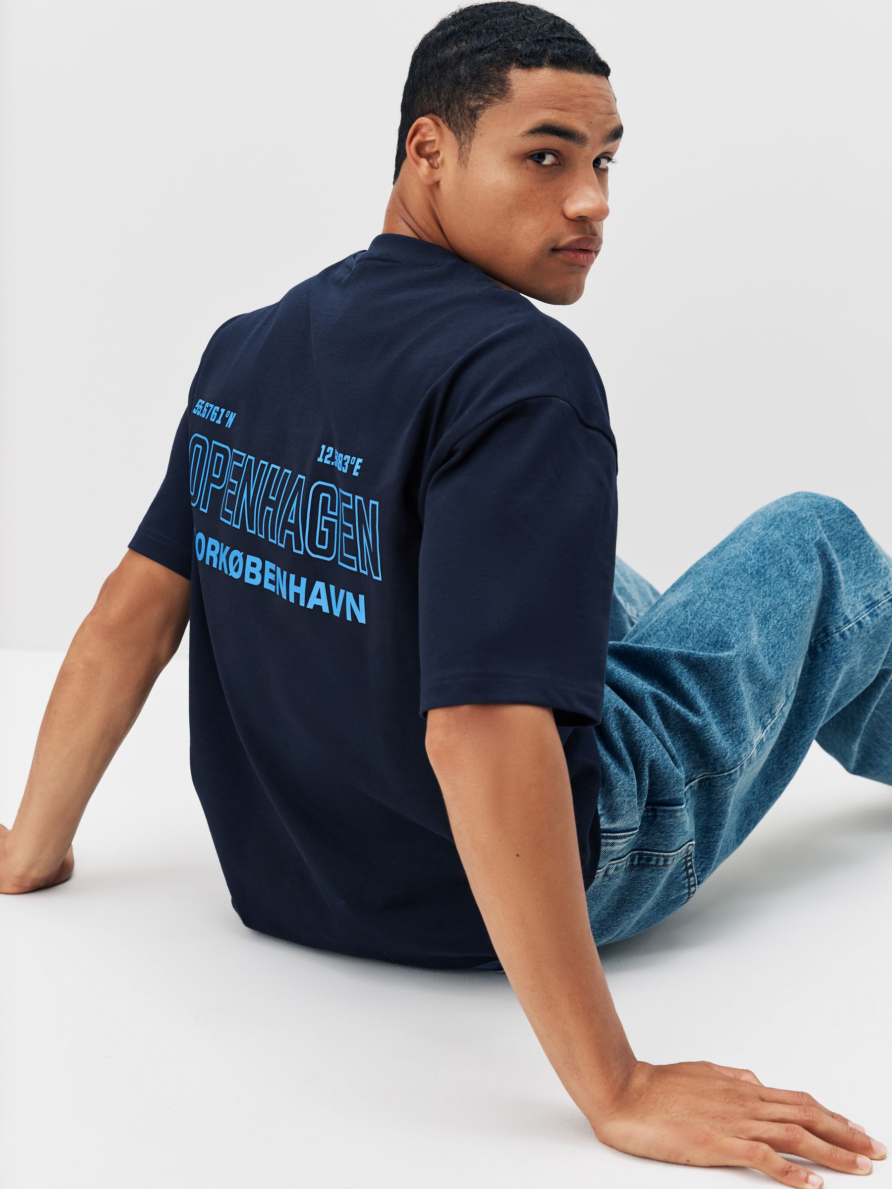 Buy Navy Copenhagen Regular Fit Graphic Print Heavy Weight T-Shirt Buy Navy Copenhagen Regular Fit Graphic Print Heavy Weight T-Shirt