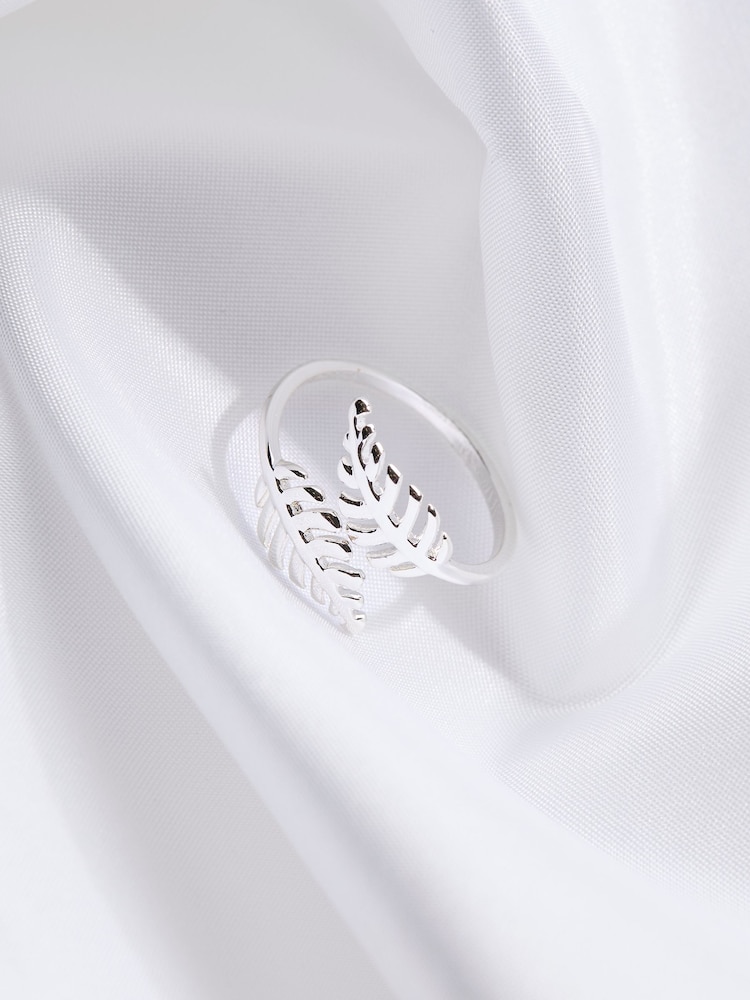 FatFace Silver Tone Leaf Ring - Image 2 of 2 FatFace Silver Tone Leaf Ring - Image 2 of 2