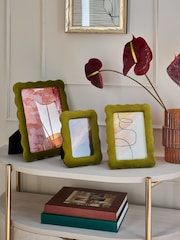 Velvet Wiggle Photo Frame - صورة 2 من 5