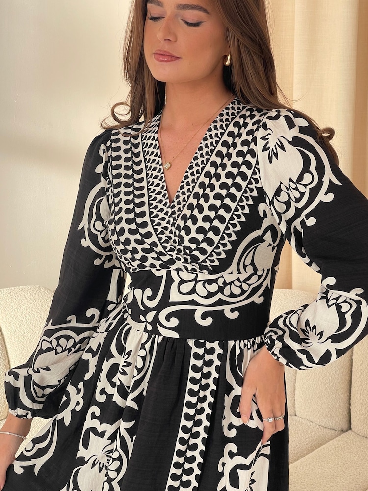 Girl In Mind Black Juno Border Print Long Sleeve Maxi Dress - Image 5 of 5
