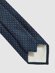 Azul marino - Reiss Aurelio Silk Pin-Dot Tie - Imagen 4 de 5