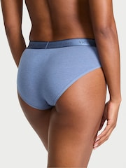 سراويل تحتية من Victoria's Secret - صورة 2 من 3