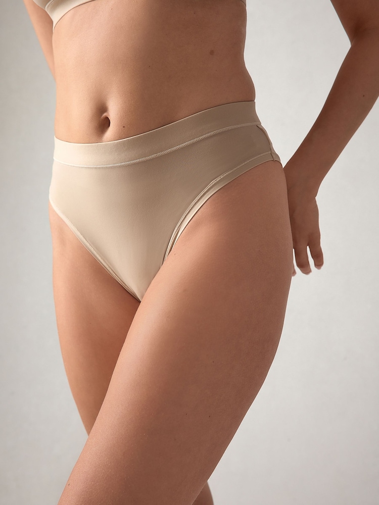 Fair Taupe Nude - ملابس داخلية بخصر متوسط الارتفاع - صورة 1 من 1 Fair Taupe Nude - ملابس داخلية بخصر متوسط الارتفاع - صورة 1 من 1